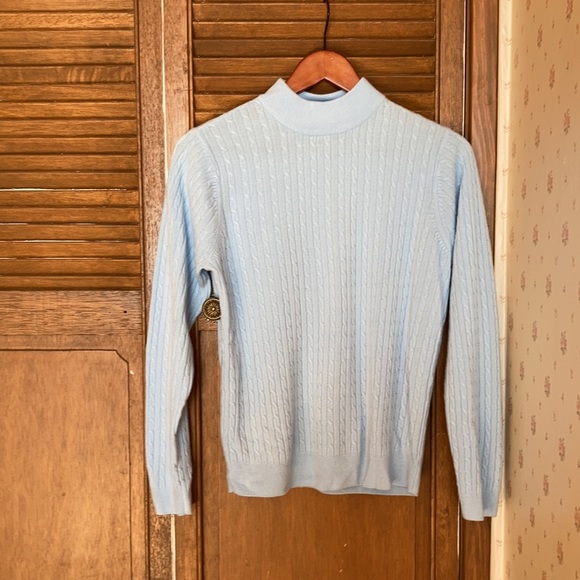 Appleseeds Pullover Light Blue Sweater 